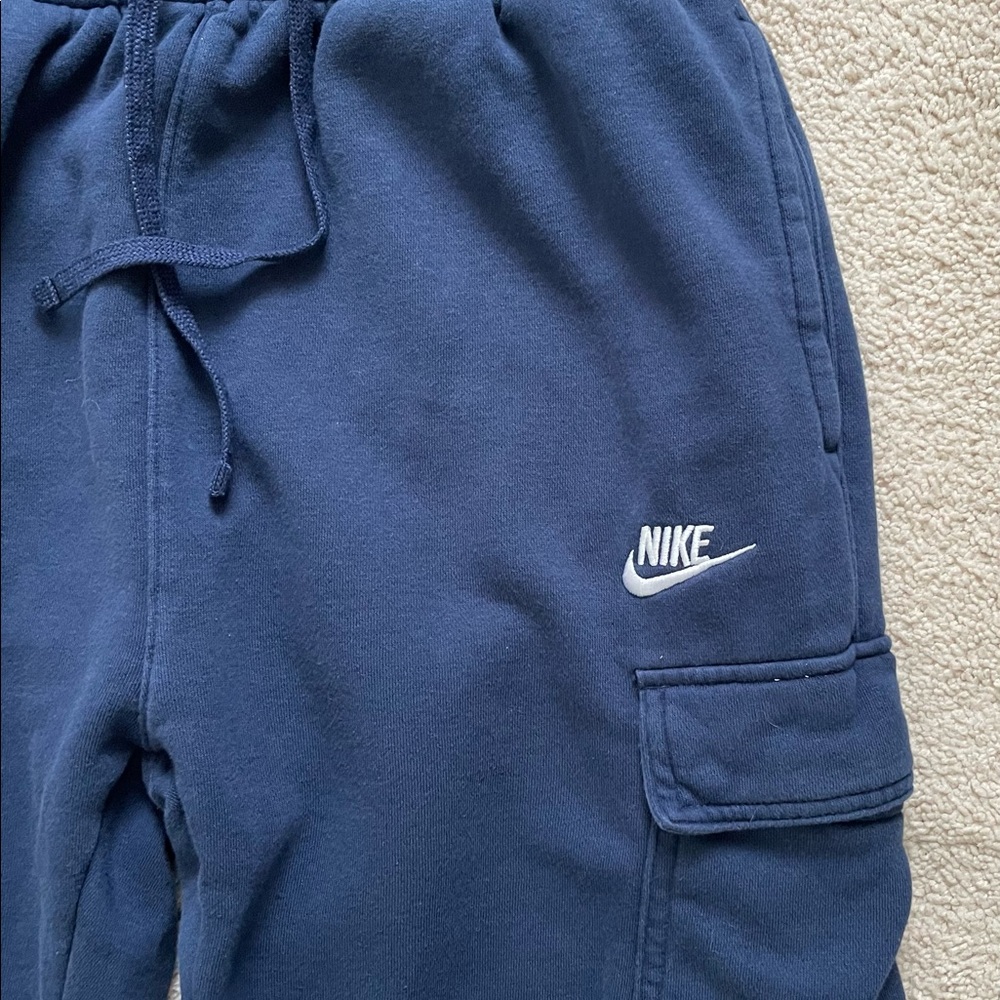 Mint condition 2021 Nike blue cargo sweatpants. Original receipt, fast shipping!